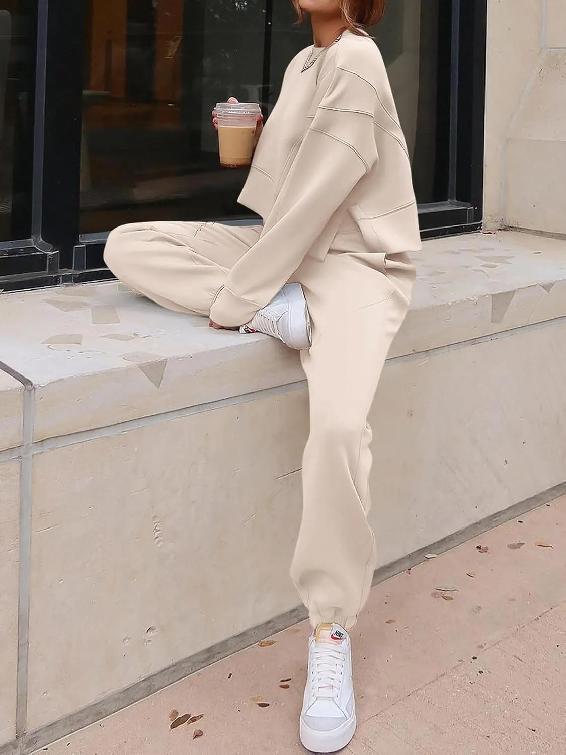 ANRABESS Womens 2 Piece Outfits Lounge Sets Cropped Sweatshirt & Joggers Fashion Sweatsuit Sweat Set 2025 Spring Travel